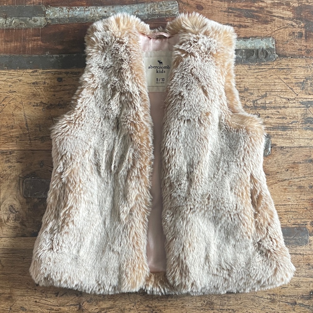 Abercrombie Kids Blush Pink Fur Vest w/Pockets